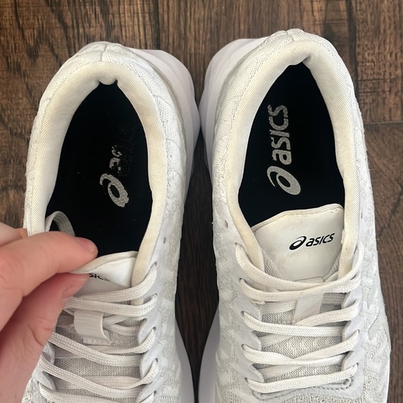 ASICS Dynablast Running Sneakers in White and Glacier Grey - Picture 7 of 14